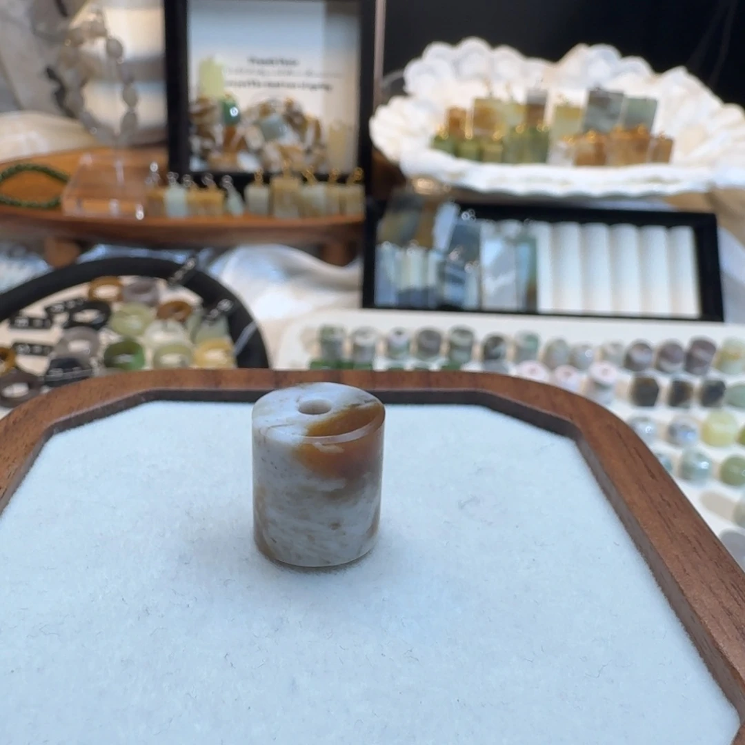 长***七和田玉（糖玉）未镶嵌戒指不退换