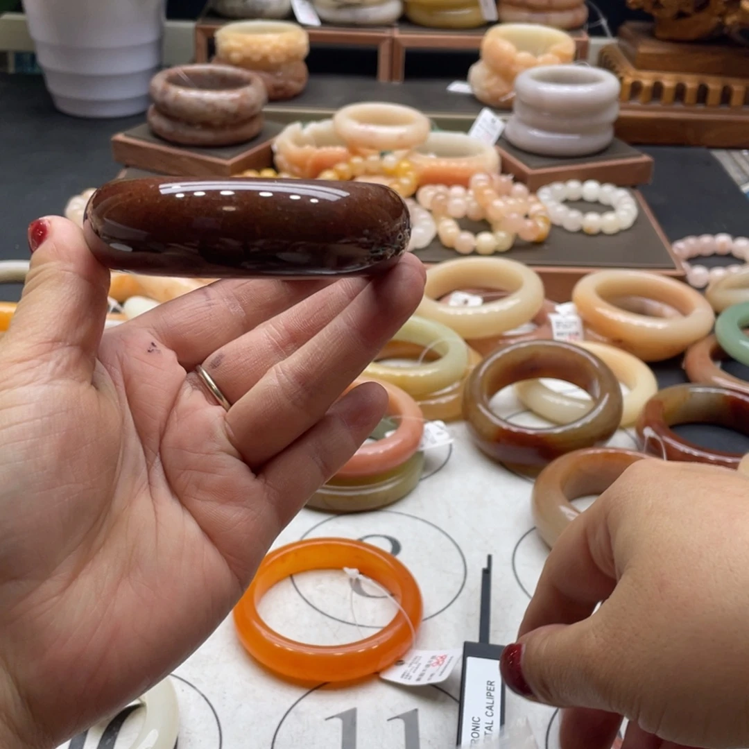 离***斗石英岩玉未镶嵌手镯