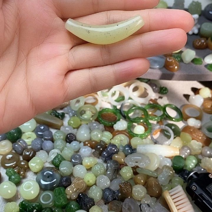 未镶嵌和田玉挂件弯管