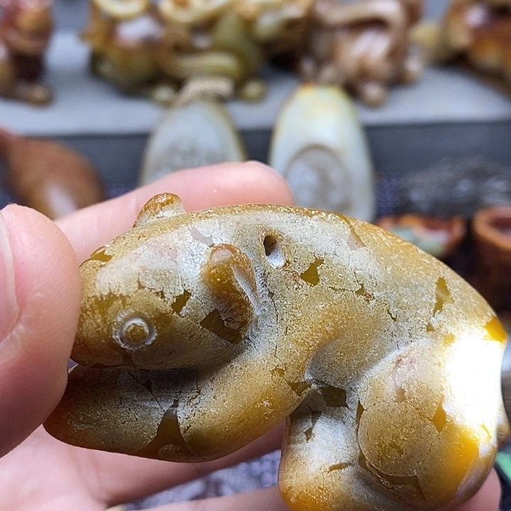 未镶嵌蛇纹石玉颈饰