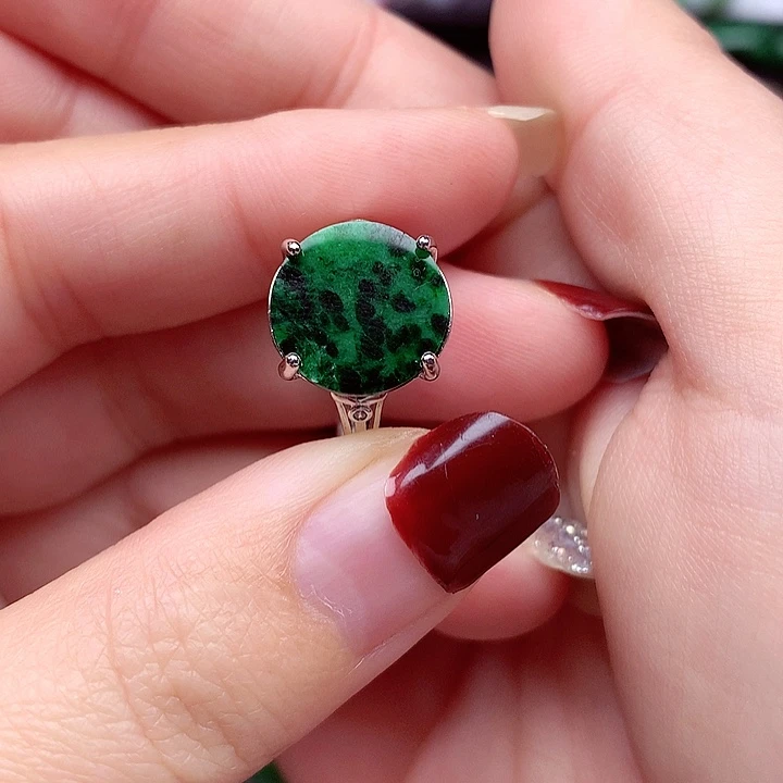 翡翠颈饰银S925镶嵌翡翠