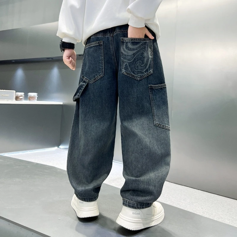 儿童牛仔裤春秋款2025新款中大童男孩宽松休闲裤秋冬季男童裤子
