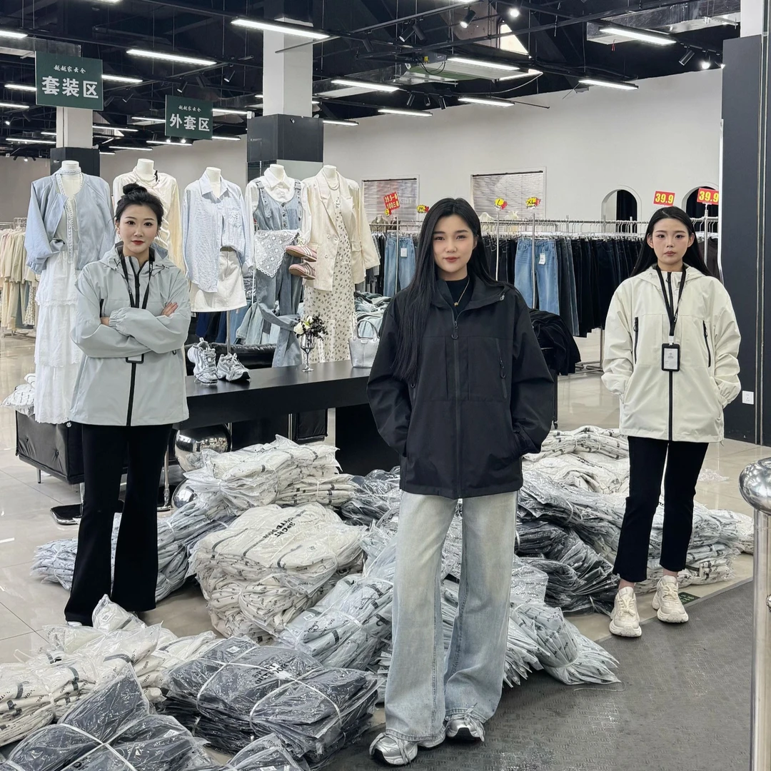 【2477】夹克潮流秋季直筒防风中性风秋季连帽情侣穿冲锋衣