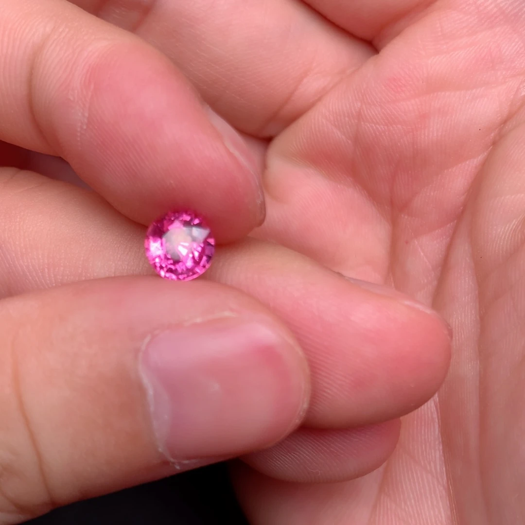 裸石未镶嵌尖晶石诗***方