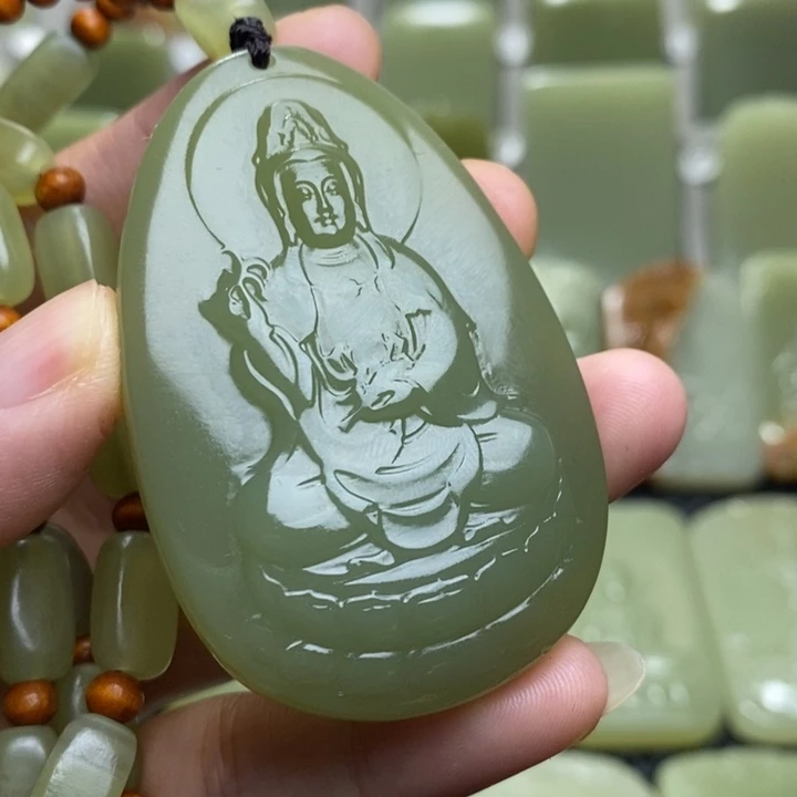 菠菜绿山水坐观音