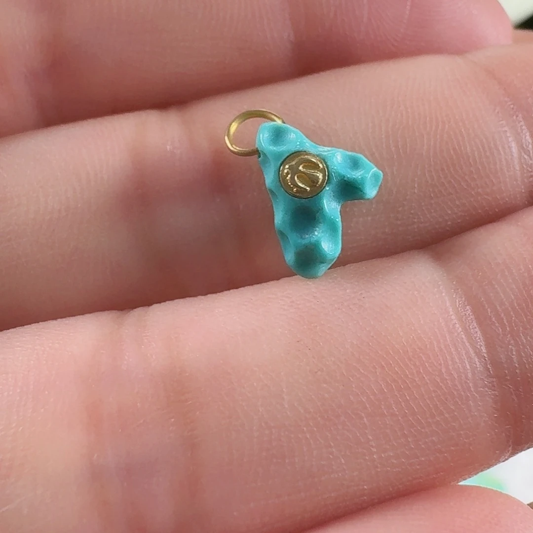 用***8绿松石未镶嵌颈饰