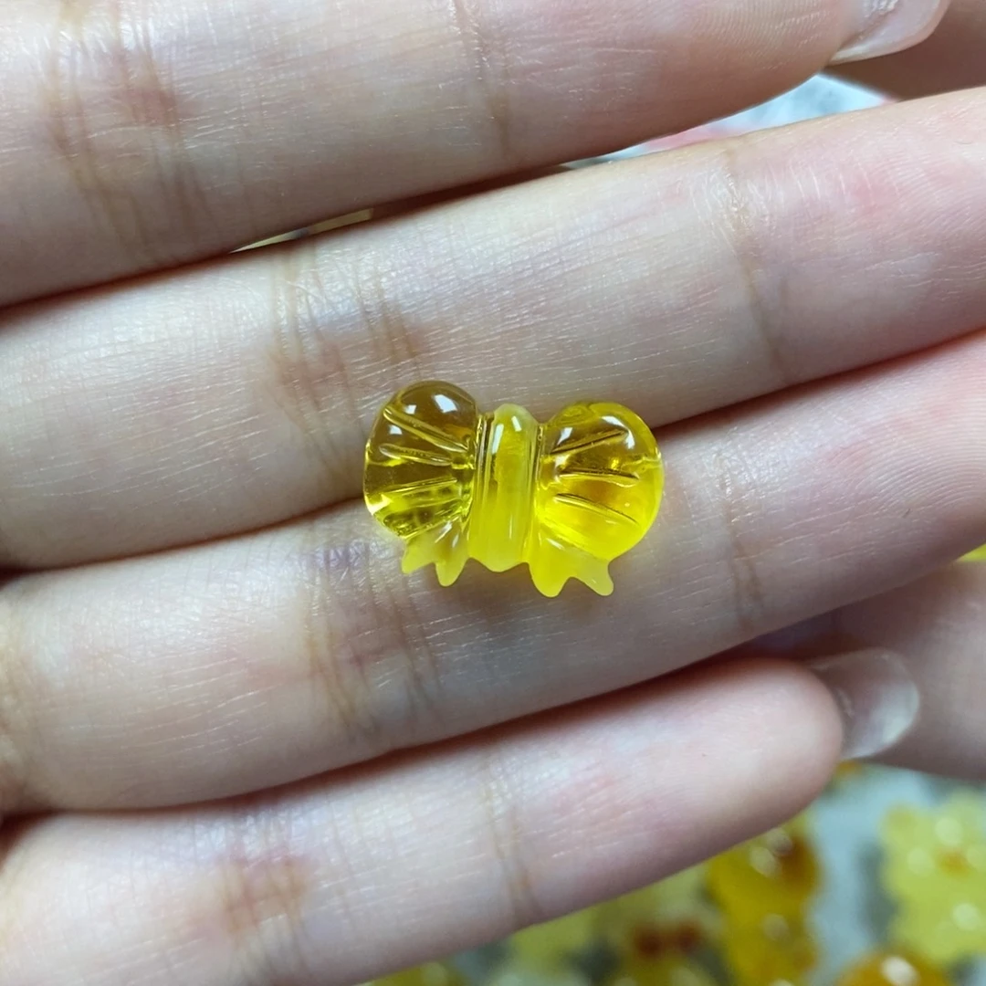 未镶嵌颈饰蜜蜡蝴蝶结