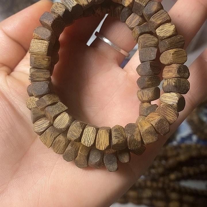 沉香碎屑沉香原汁原味沉香卡8单圈随形方珠