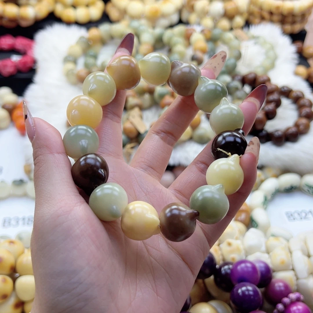 吊坠白玉菩提20卡干车干磨菩提猫猫头瑕