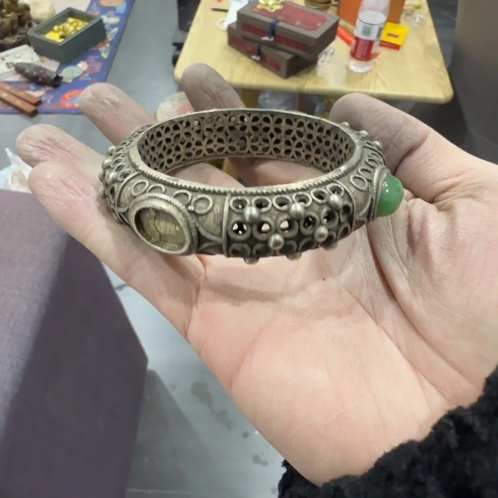 盘青花瓷器小盖子