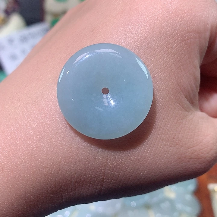 颈饰未镶嵌翡翠平安扣