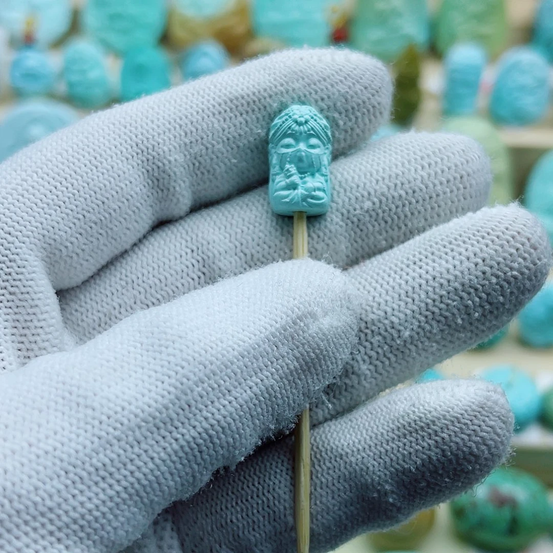 绿松石未镶嵌珠宝奇石