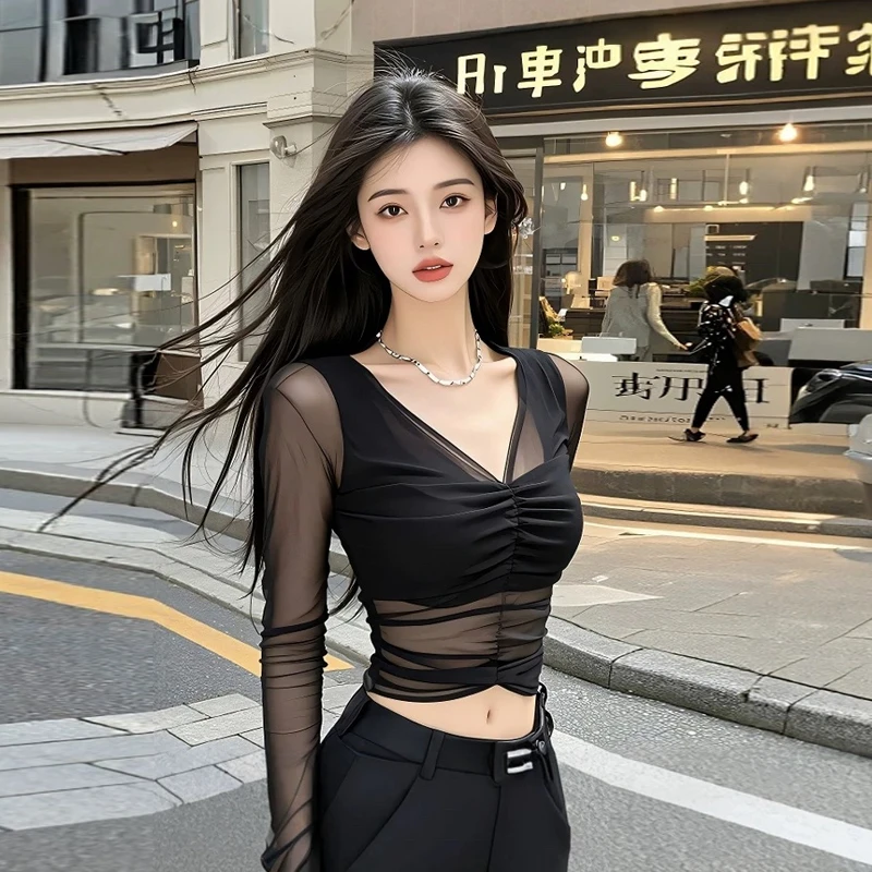 春夏2025新款别致洋气薄款V领蕾丝衫辣妹纯欲风透视打底上衣内搭