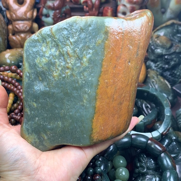 透闪石质玉未镶嵌珠宝奇石