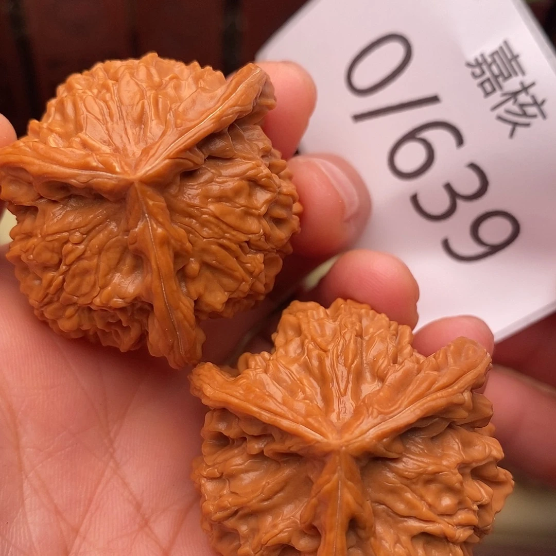 文玩核桃把件40盘山三棱