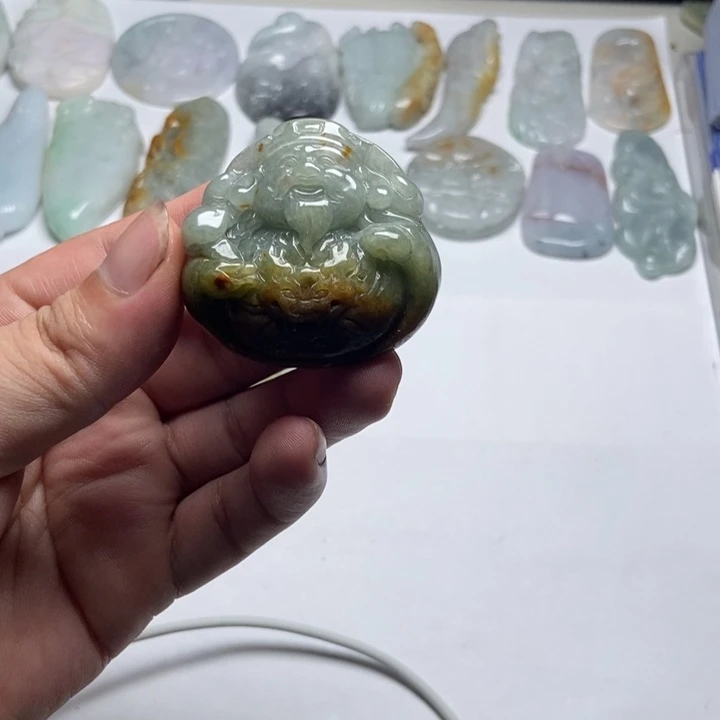 翡翠未镶嵌颈饰财爷24