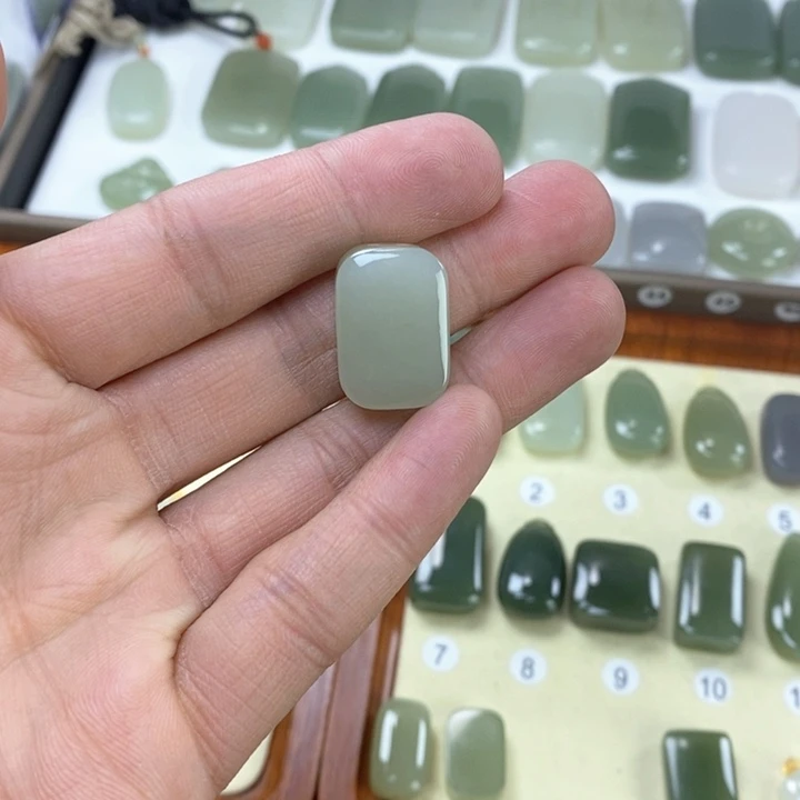 和田玉颈饰未镶嵌幸*鹿