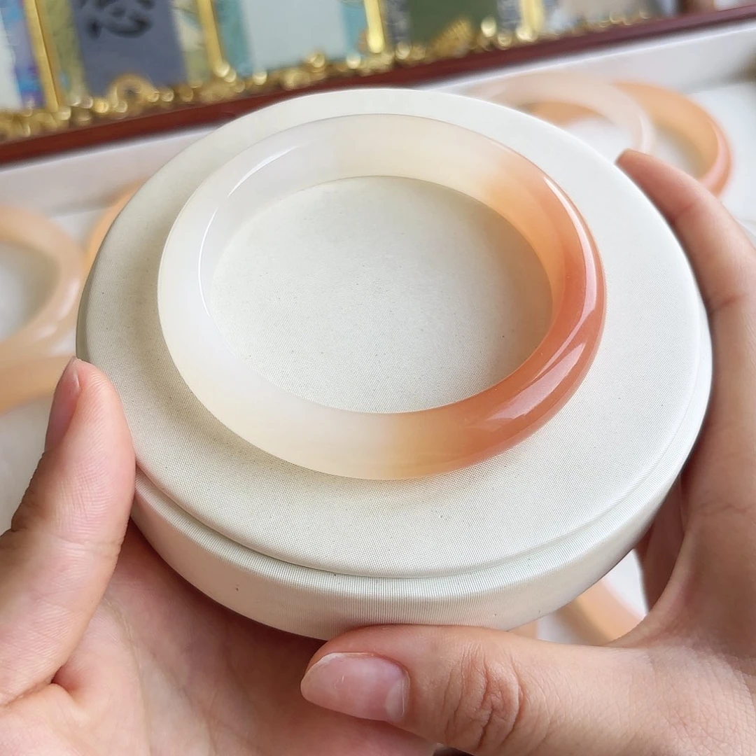 石英质玉手镯未镶嵌瓜**?57