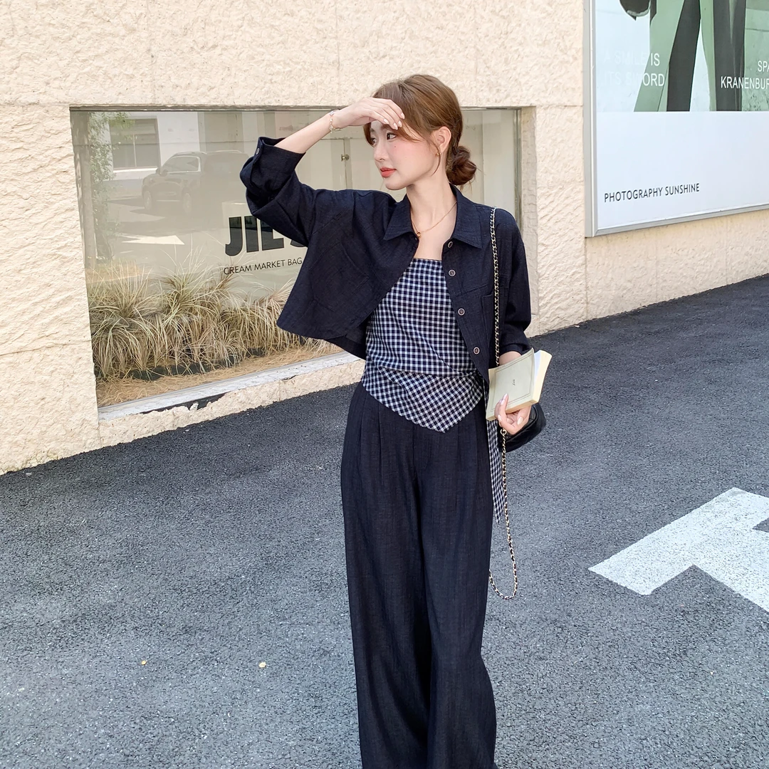 早秋流行穿搭一整套韩系时尚格纹吊带衬衫短外套阔腿裤三件套装女