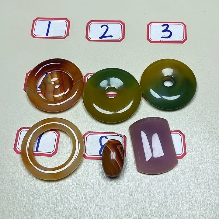 过***己未镶嵌颈饰玛瑙/玉髓