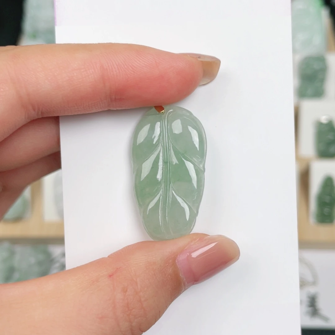 翡翠未镶嵌颈饰叶子