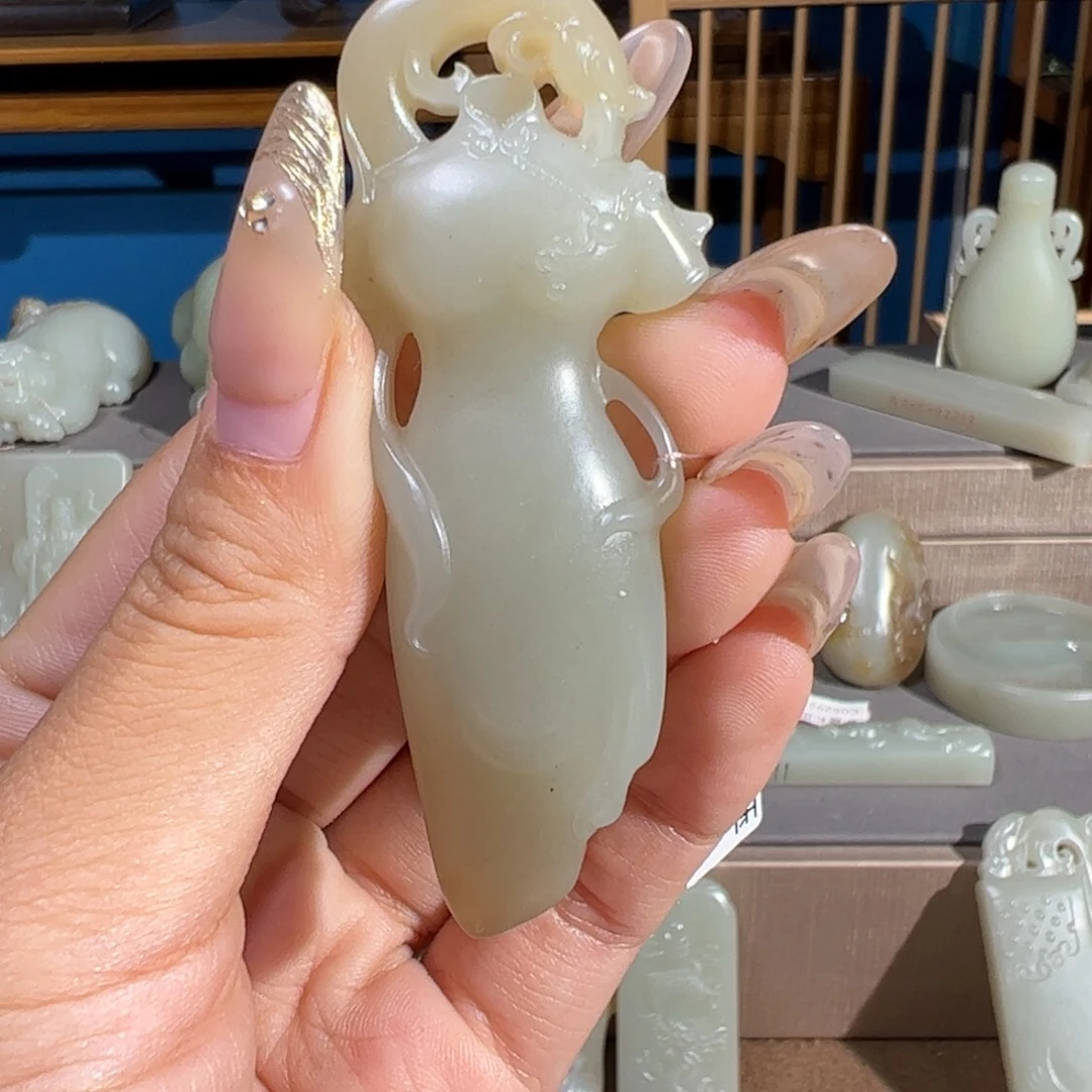 和田玉（糖玉）未镶嵌颈饰