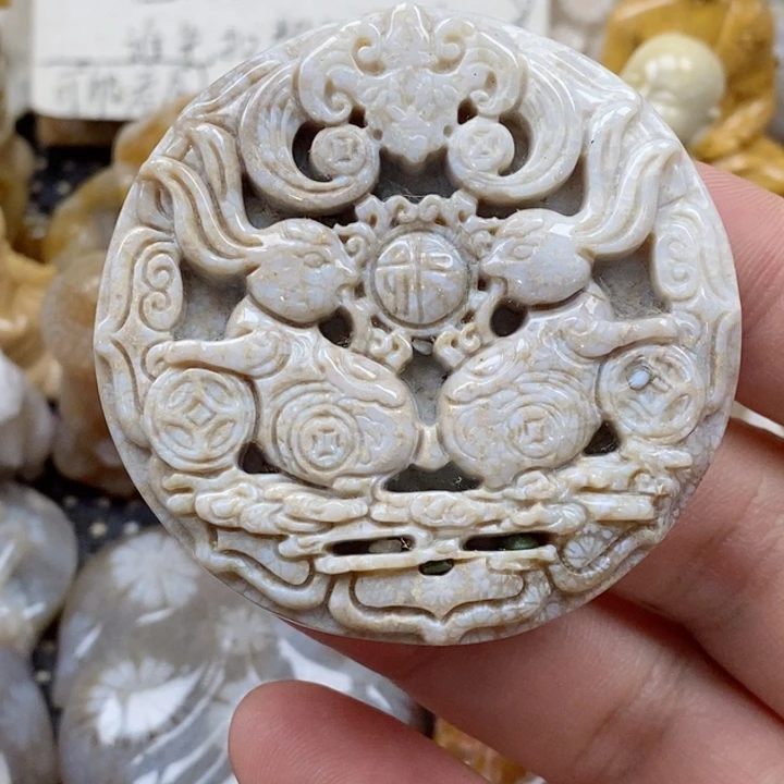 颈饰未镶嵌硅化珊瑚（珊瑚玉）有瑕