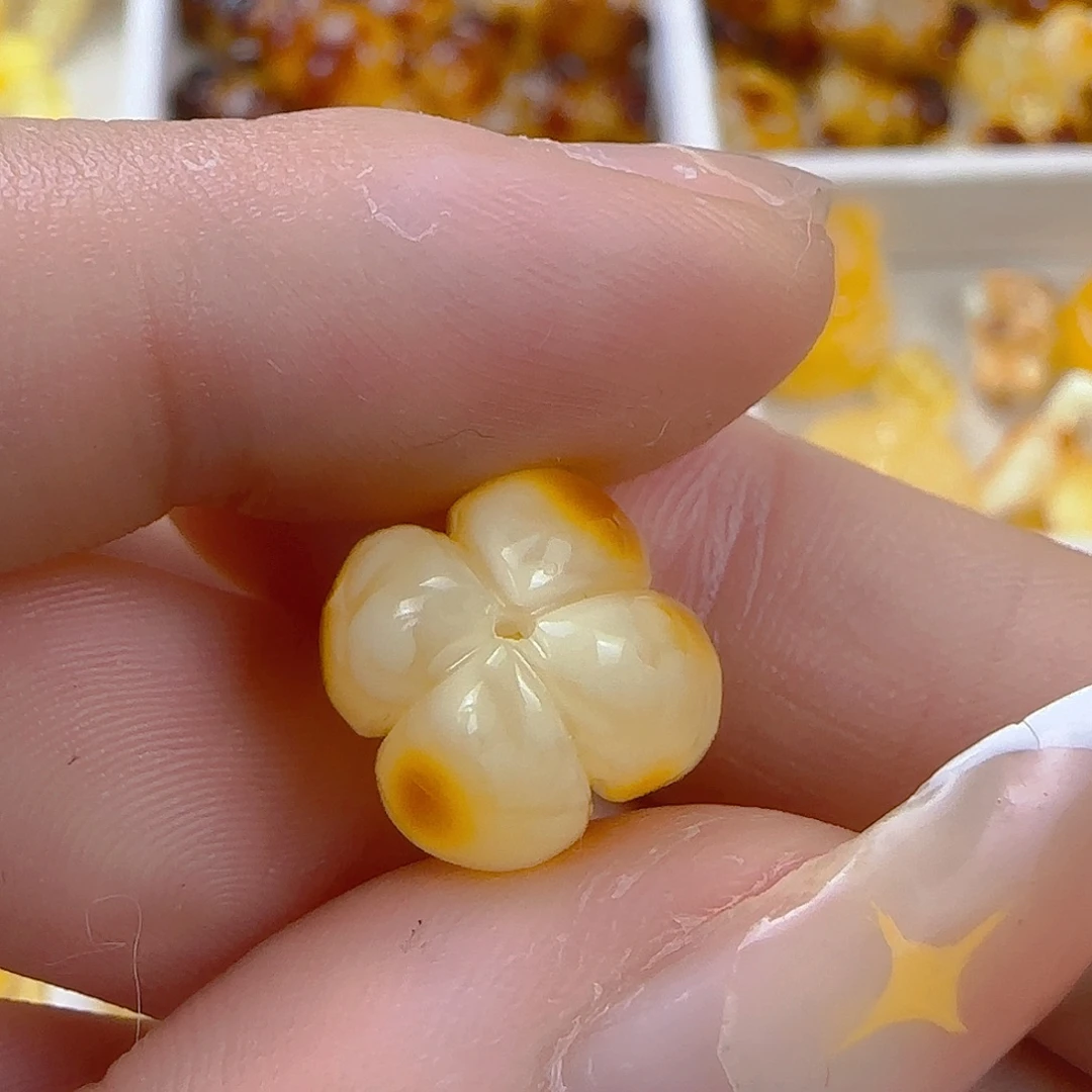 未镶嵌蜜蜡珠宝奇石精品俏色桂花12.5*9.8mm