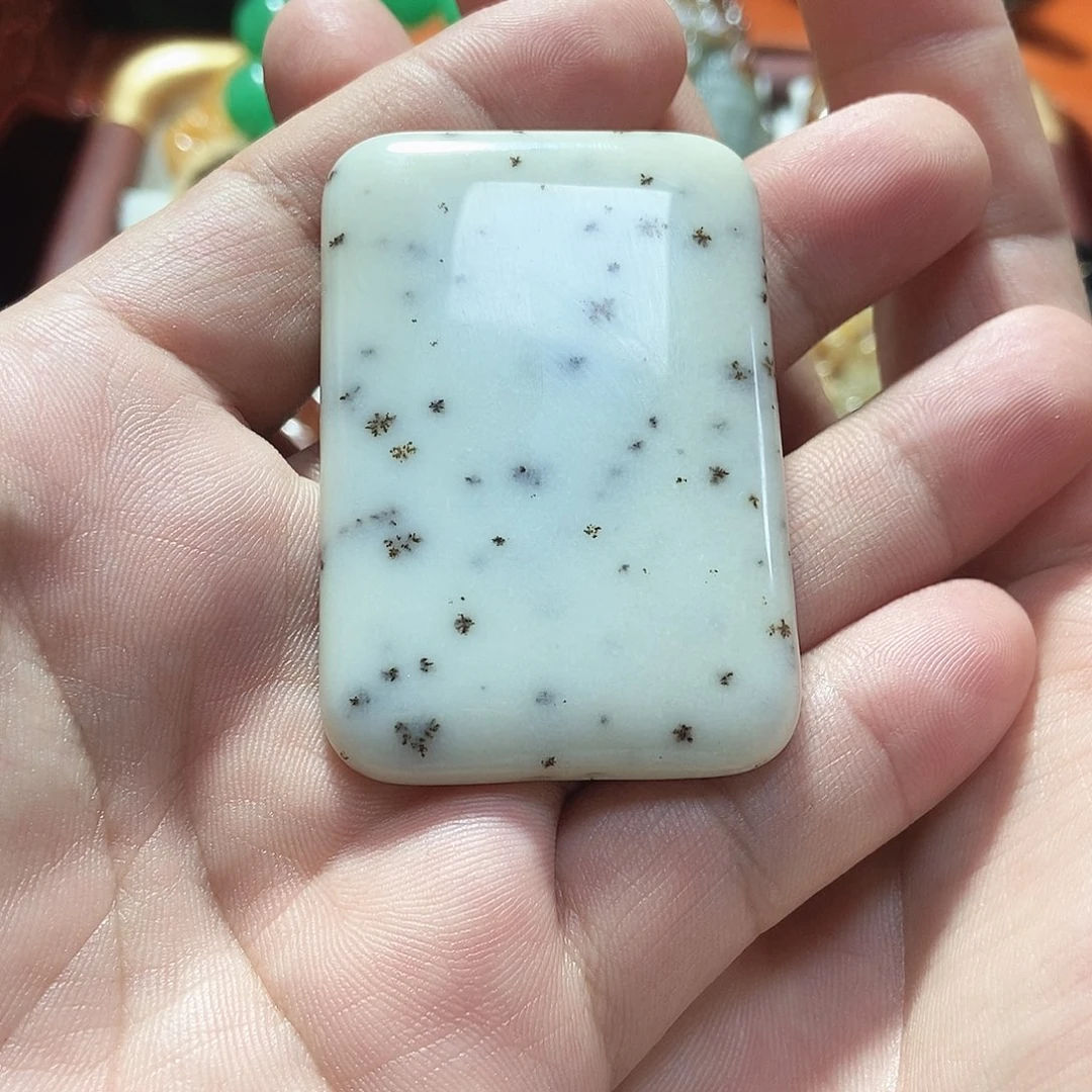 和田玉（糖玉）未镶嵌颈饰和田玉羊脂白玉桂花糕