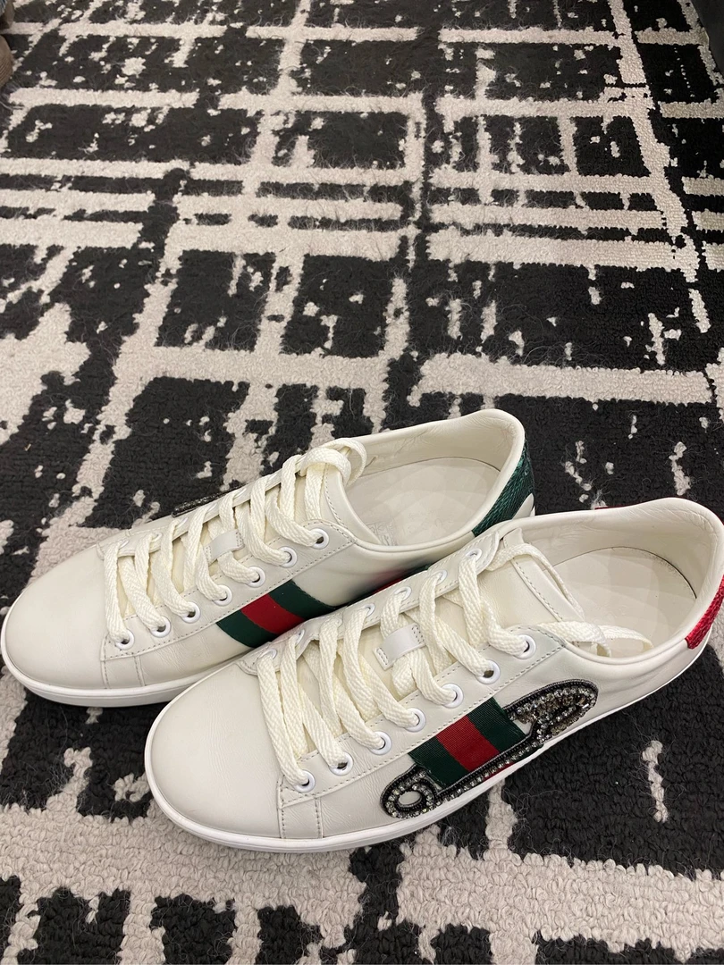 99新 GUCCI/古驰 Gucci 小白鞋 回形针刺绣图案 38码