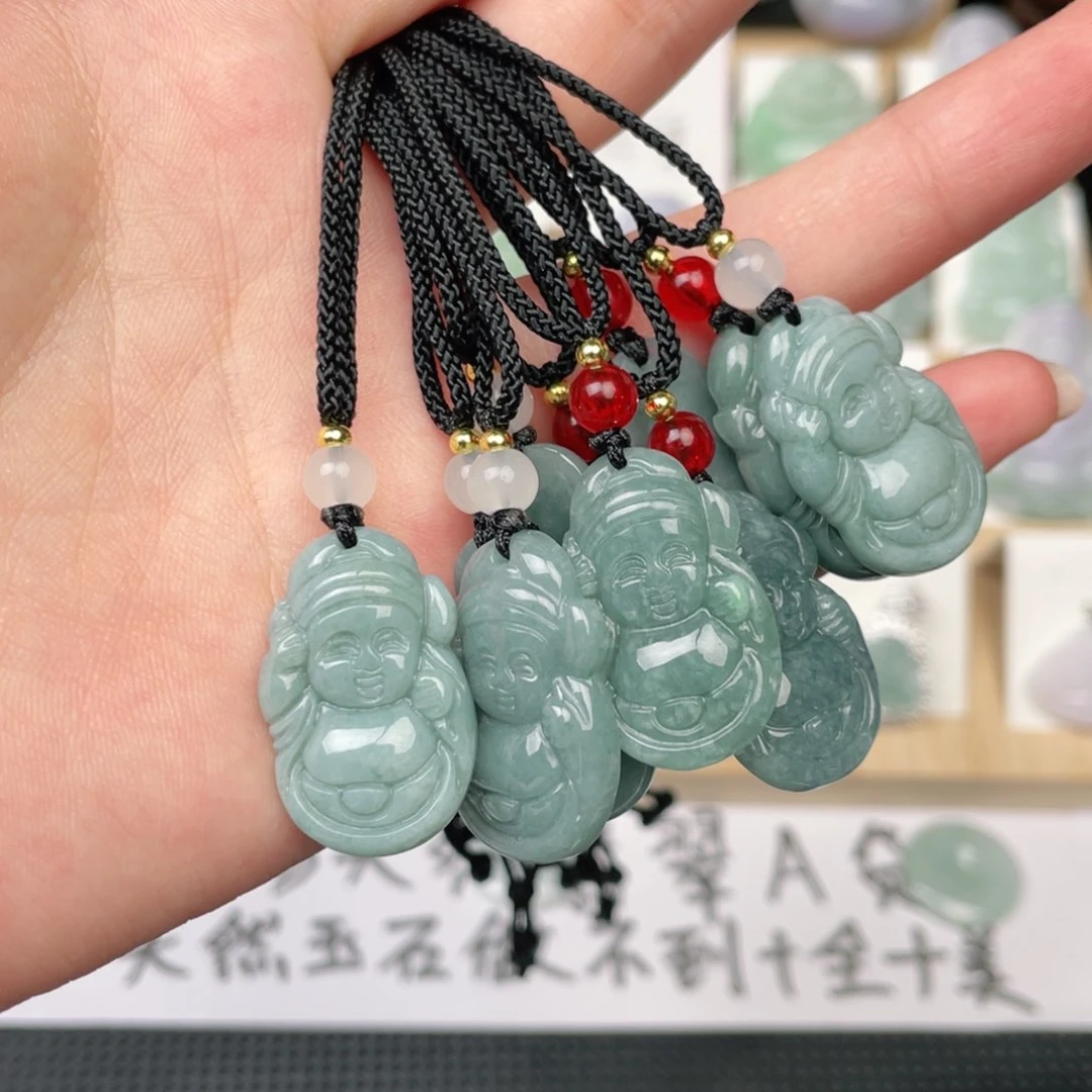 翡翠未镶嵌颈饰财神（多样性发其一）