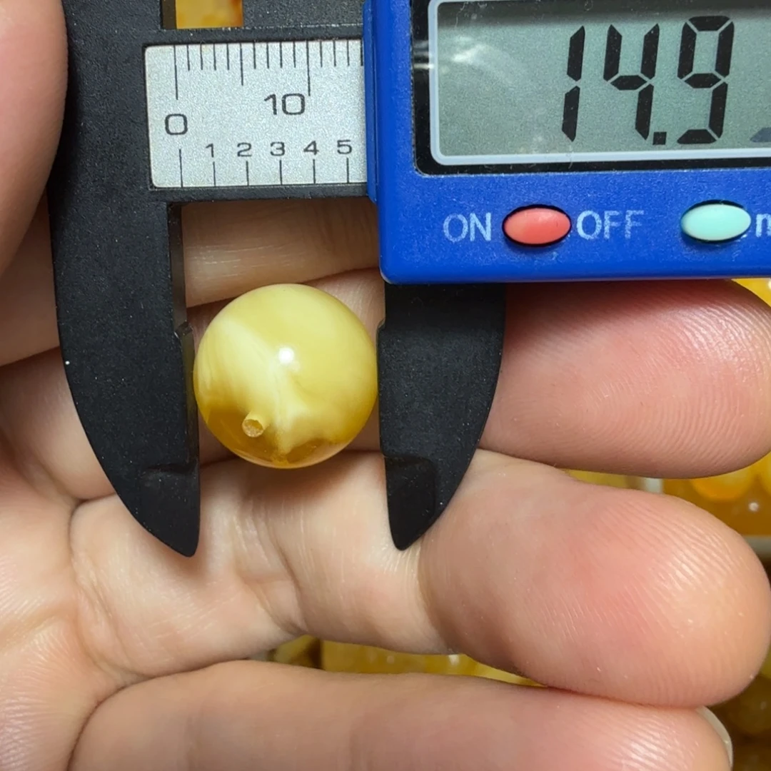 琥珀未镶嵌裸石成品