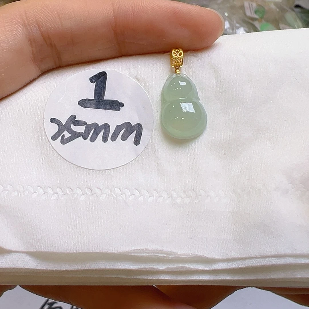翡翠18K金镶嵌颈饰翡翠