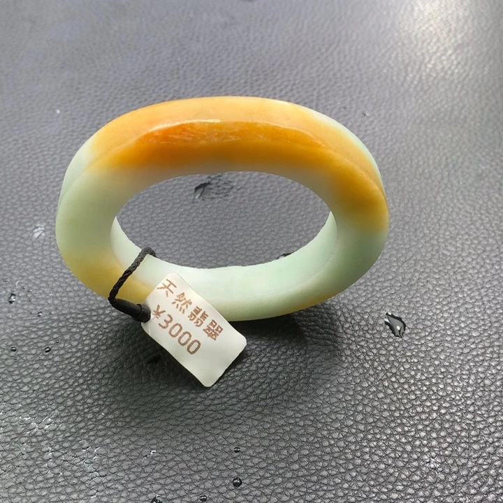 定制翡翠强推鸡油黄小贵妃未镶嵌
