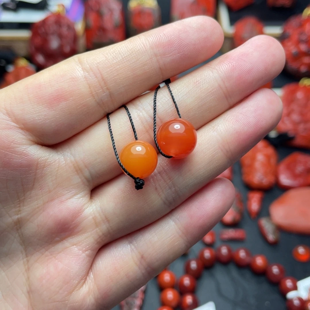 独***？颈饰未镶嵌南红玛瑙