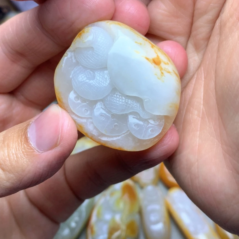 【闪购商品】颈饰未镶嵌和田玉