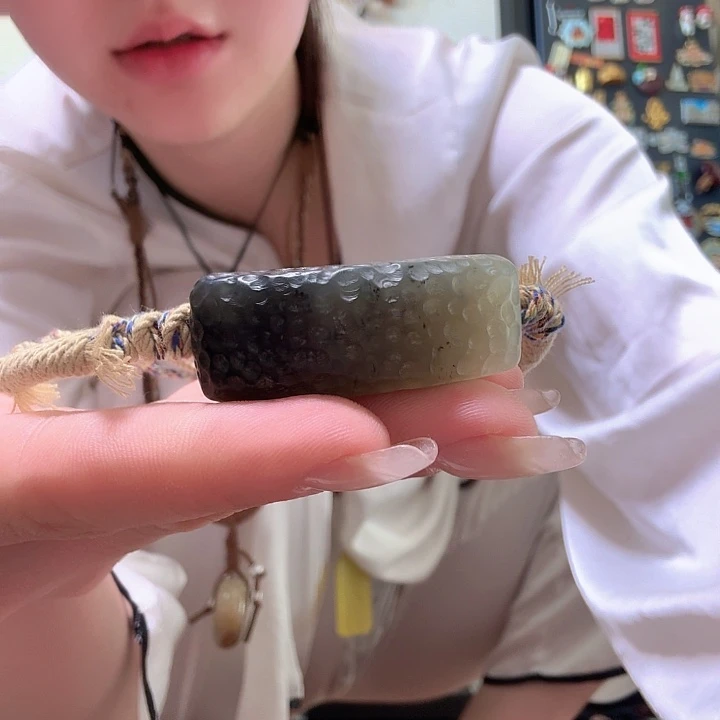 岫玉未镶嵌手牌手工锤纹