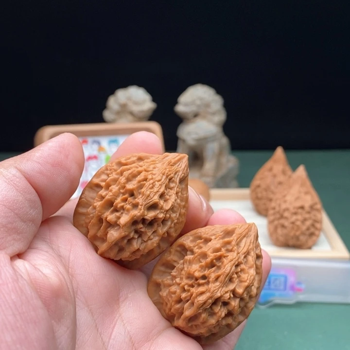 文玩核桃把件?***向十三陵