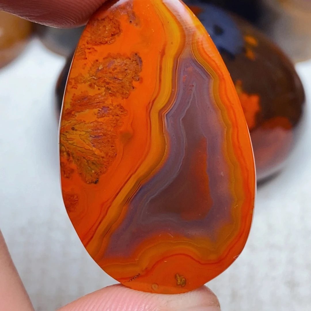 七***石玛瑙/玉髓未镶嵌颈饰