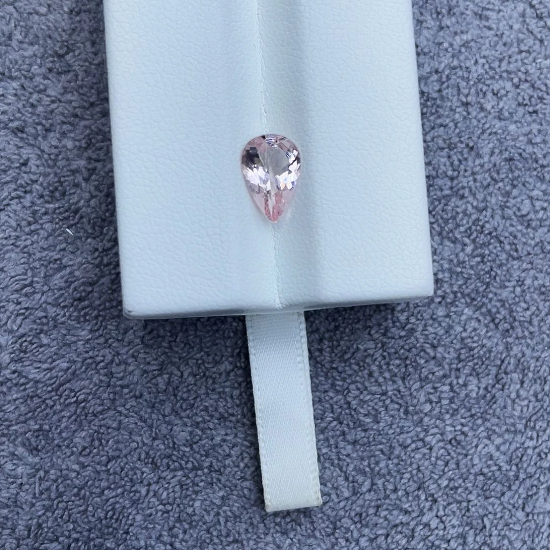 看***月绿柱石（摩根石）裸石0.92Ct