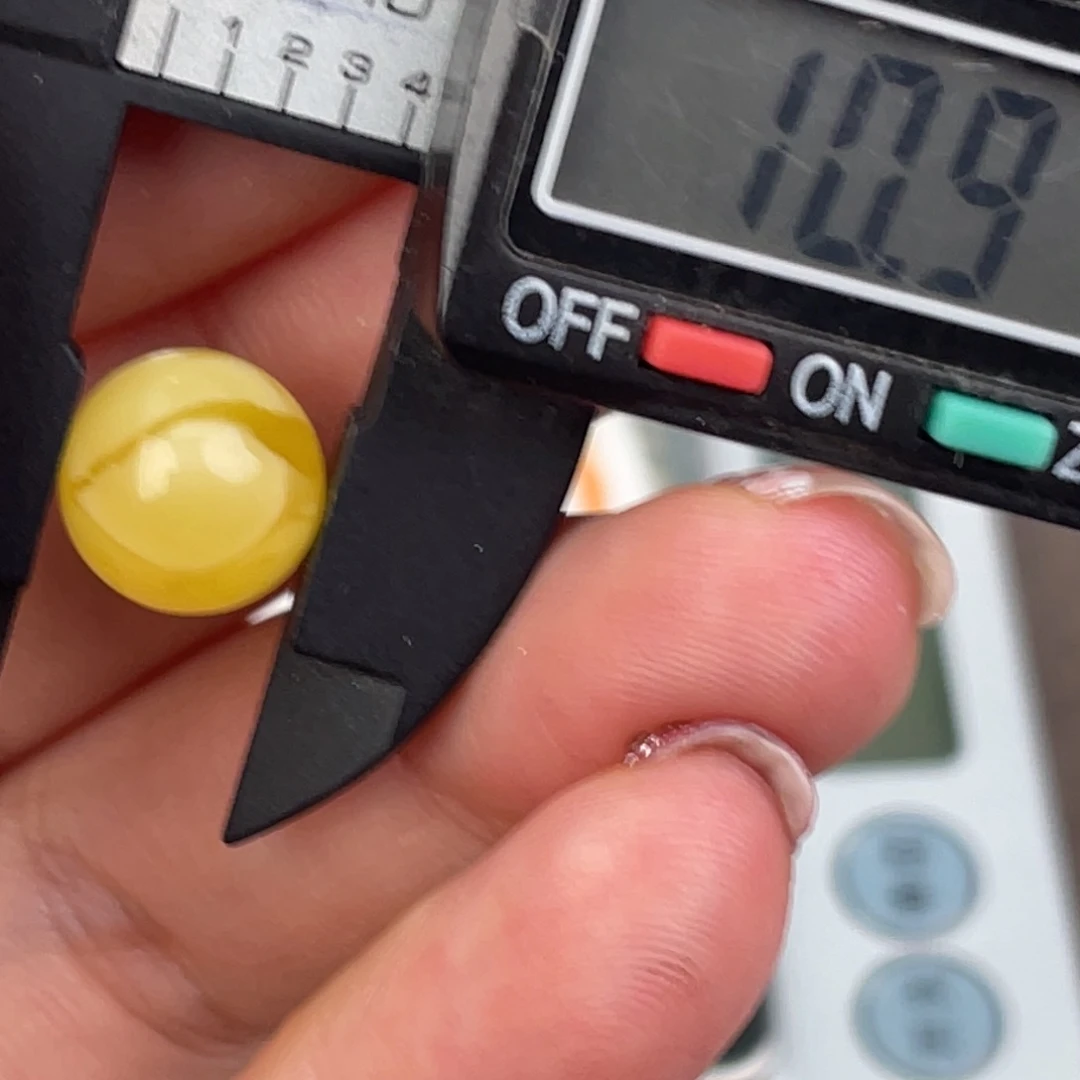 蜜蜡未镶嵌裸石273