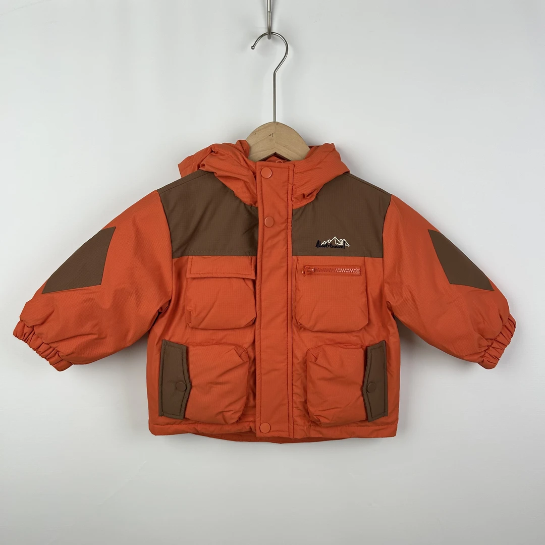 冲锋衣羽绒服｜把 “探险基因” 穿成撞色，暖酷双在线 0620