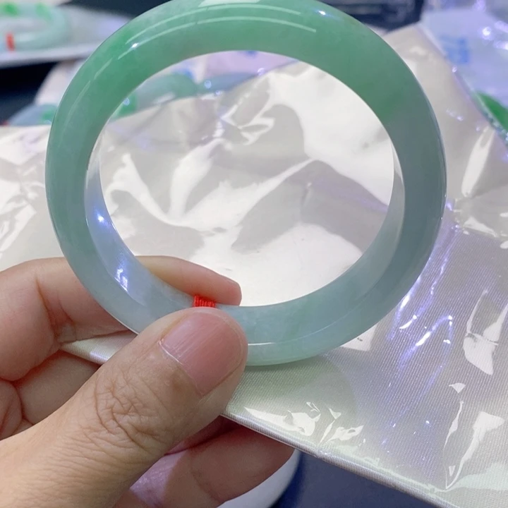 王***虑专拍链接，拍哪发哪个