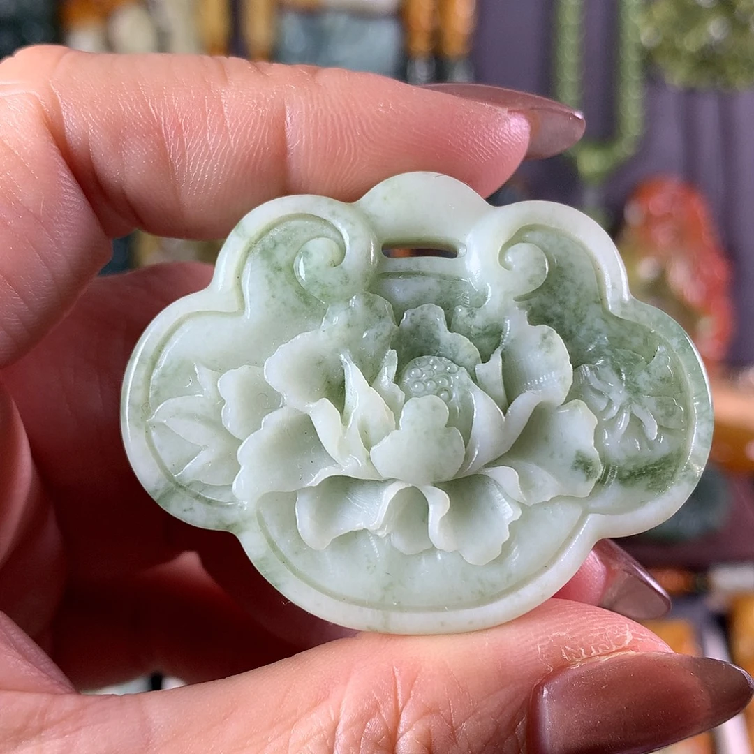 岫玉未镶嵌吊坠(赠链)