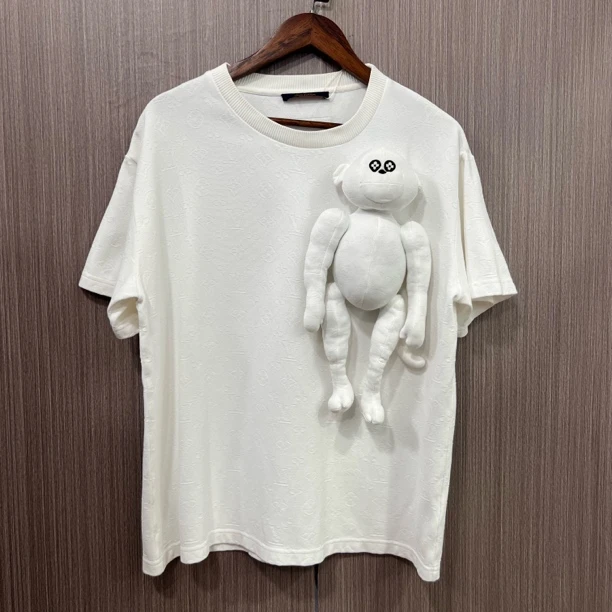 99新 LouisVuitton/路易威登 99新Lv玩偶满印短袖 尺码：L