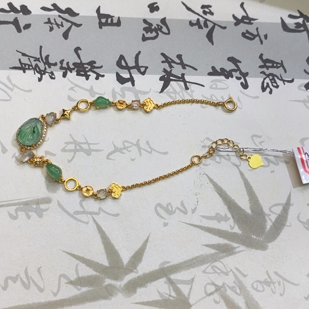 翡翠18K金镶嵌颈饰翡翠