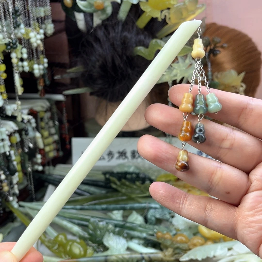 蛇纹石玉发饰未镶嵌长度18.5左右，葫芦娃流苏簪