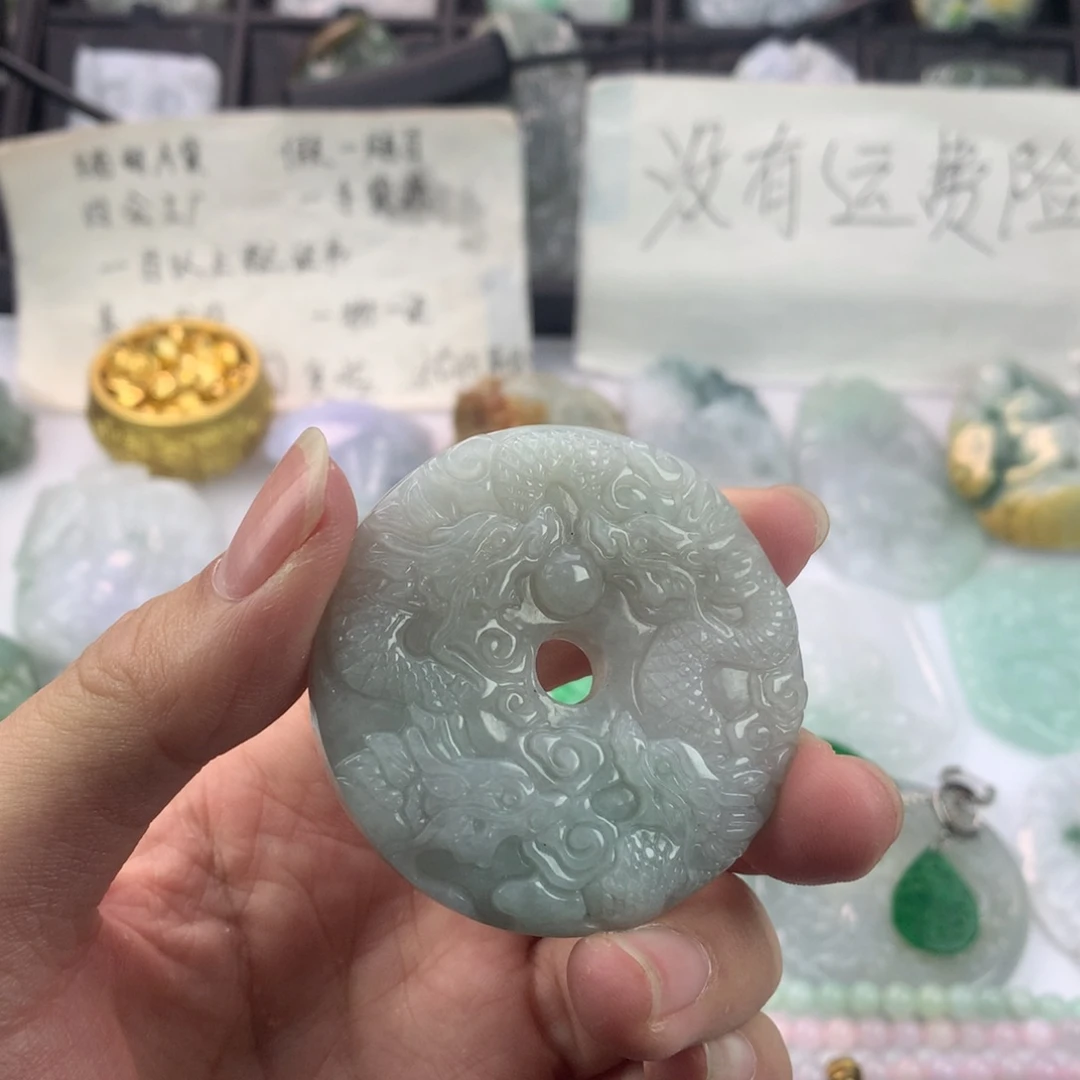 翡翠颈饰未镶嵌＿