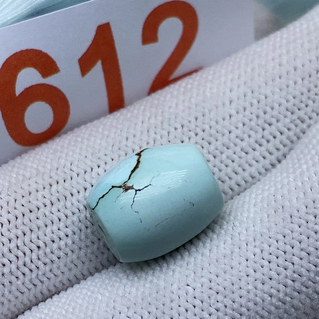 爱***乐绿松石未镶嵌珠宝奇石