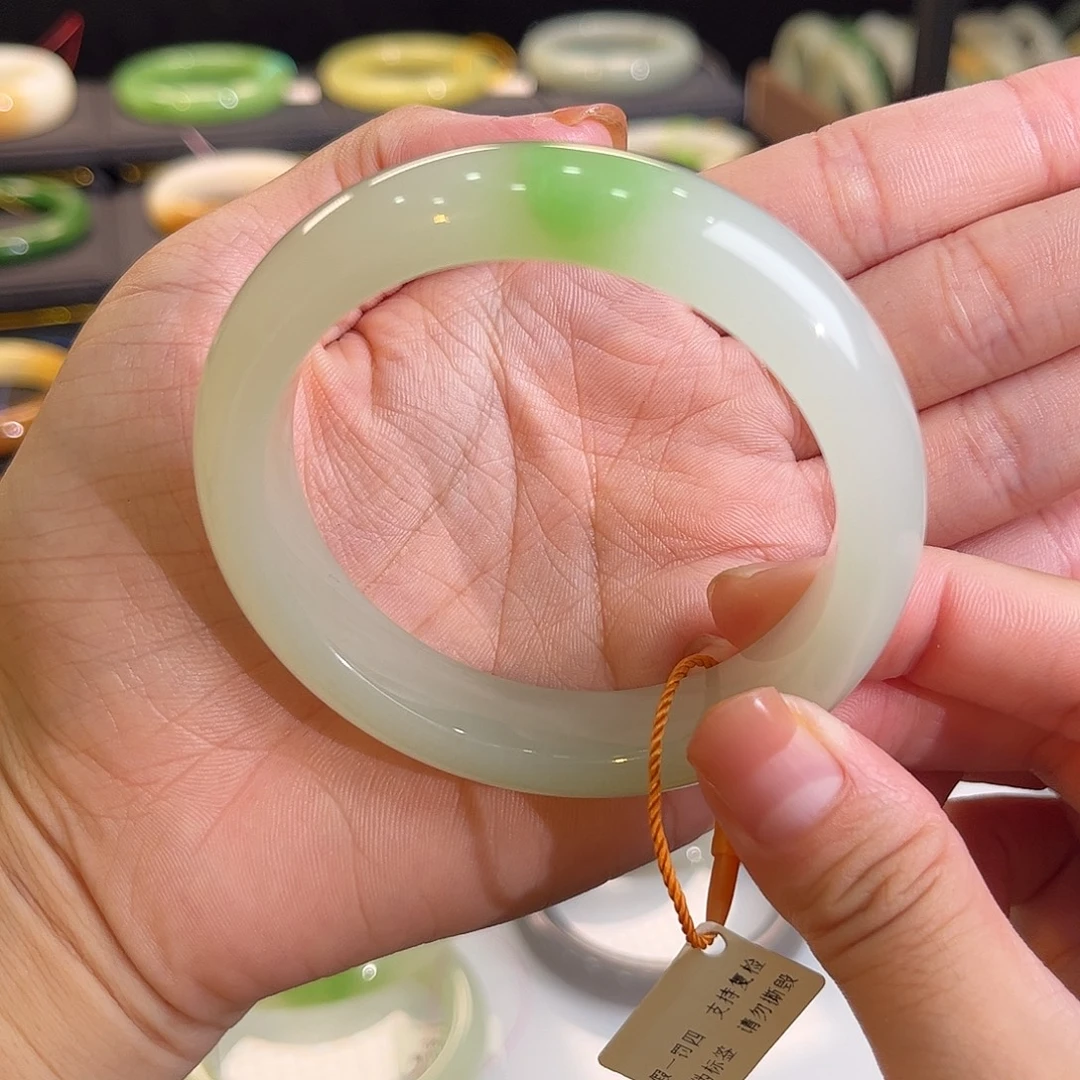 和田玉未镶嵌手镯冰胶翠 强推 毕业